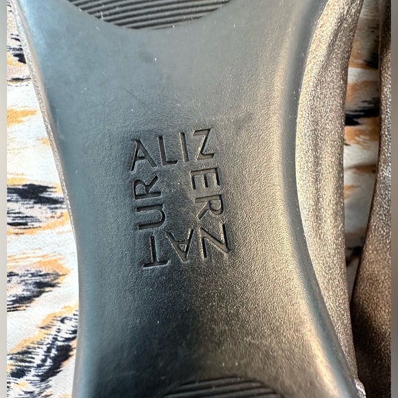 Gun metal gray brogue style flats - Picture 7 of 9